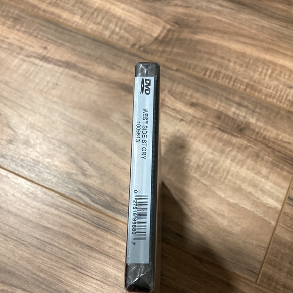 West Side Story dvd featuring Natalie Wood - new and wrapped in plastic - Picture 3 of 3